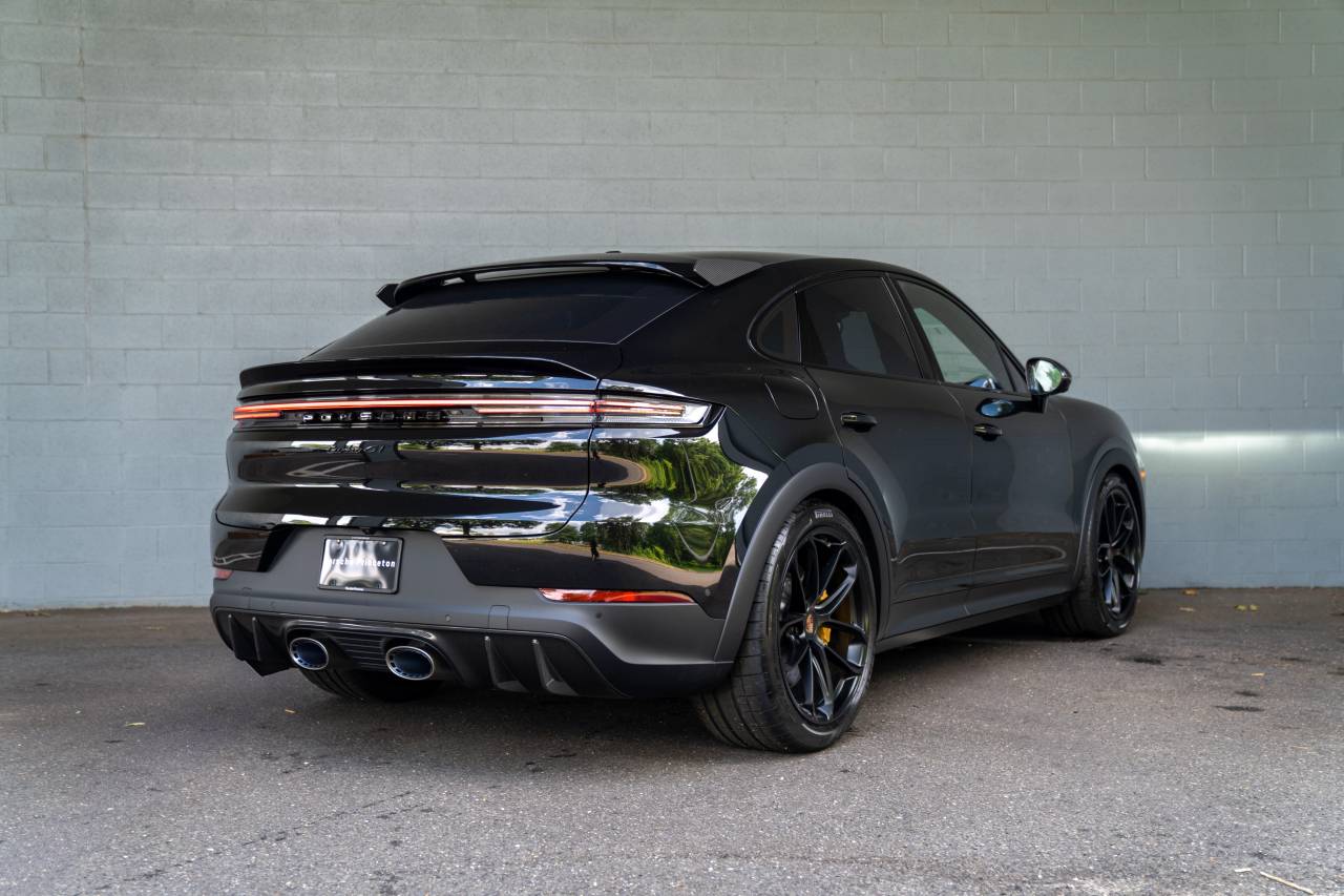 2025 Porsche Cayenne Turbo GT photo 14