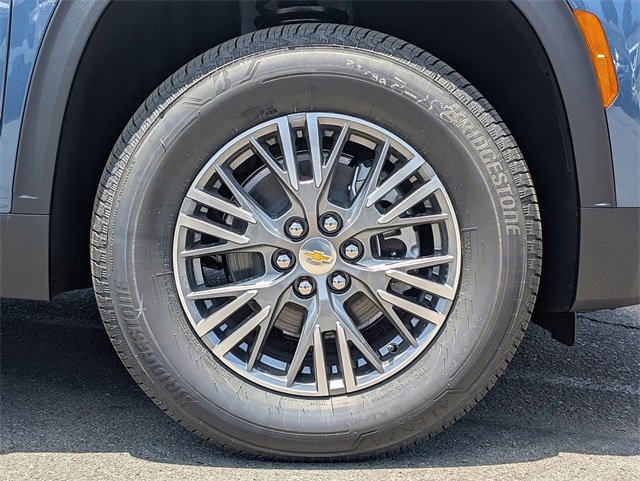 2025 Chevrolet Traverse photo 3
