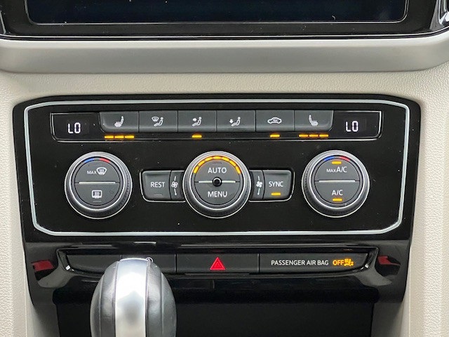2023 Volkswagen Atlas SEL photo 23