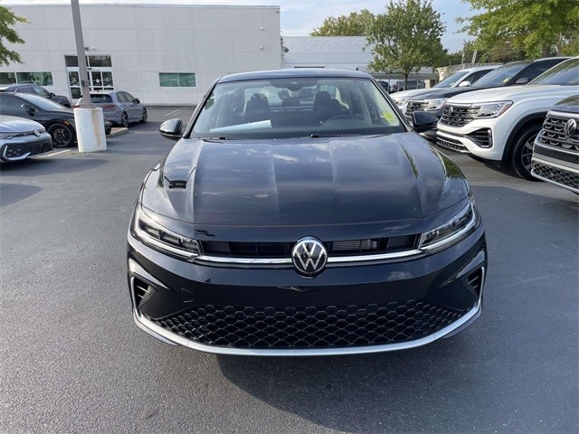 2025 Volkswagen Jetta 1.5T SE photo 2