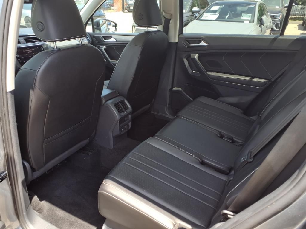 2022 Volkswagen Tiguan SE photo 19