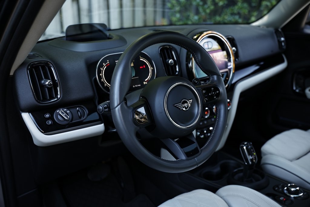 2024 Mini Cooper S Iconic photo 18