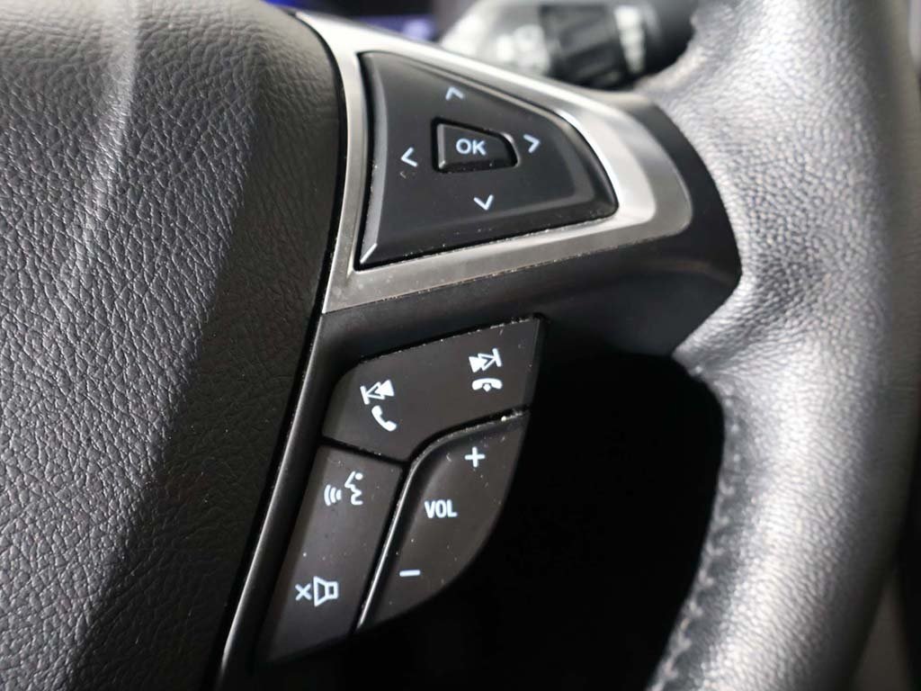 2022 Ford Edge SEL photo 37