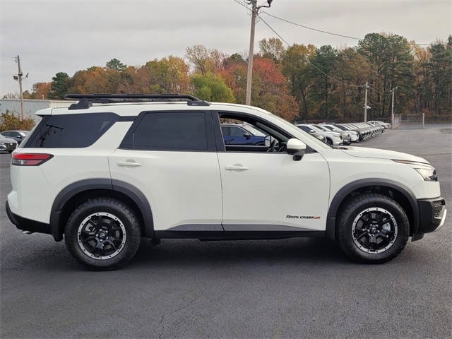 2025 Nissan Pathfinder Rock Creek photo 2