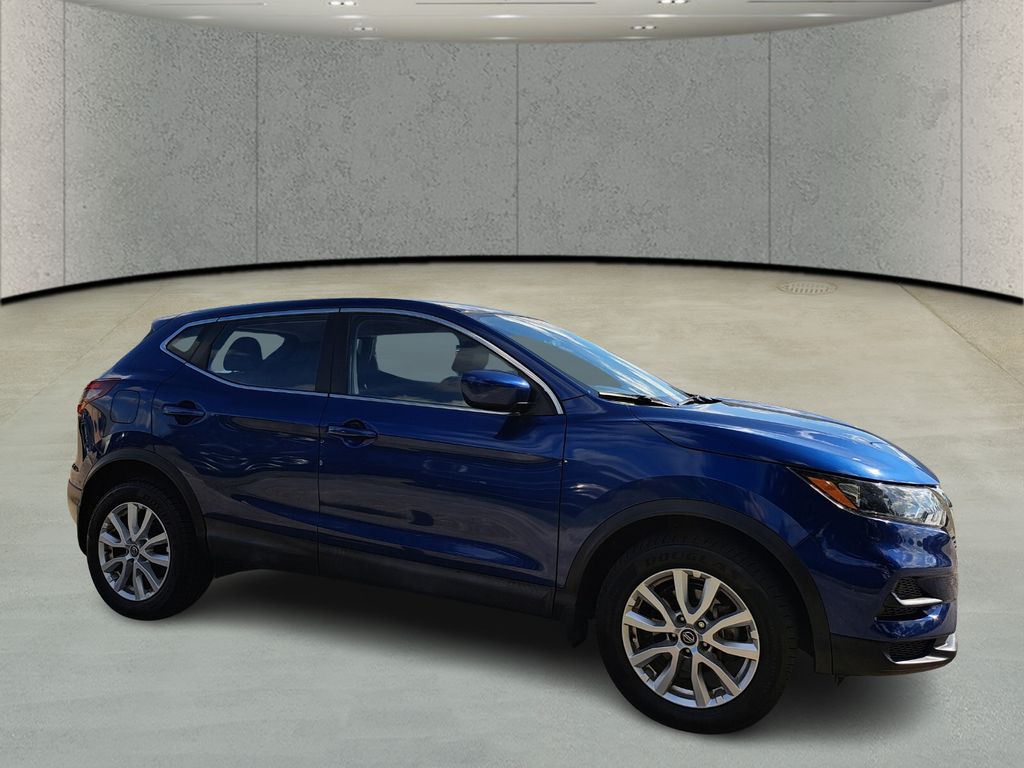 2020 Nissan Rogue Sport S photo 3