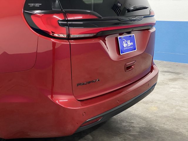 2026 Chrysler Pacifica photo 35