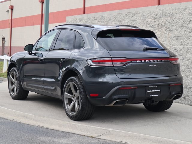 2024 Porsche Macan T photo 3