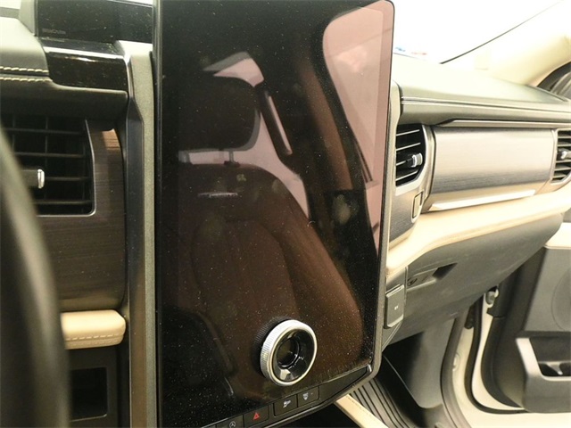 2022 Ford Expedition Platinum photo 16