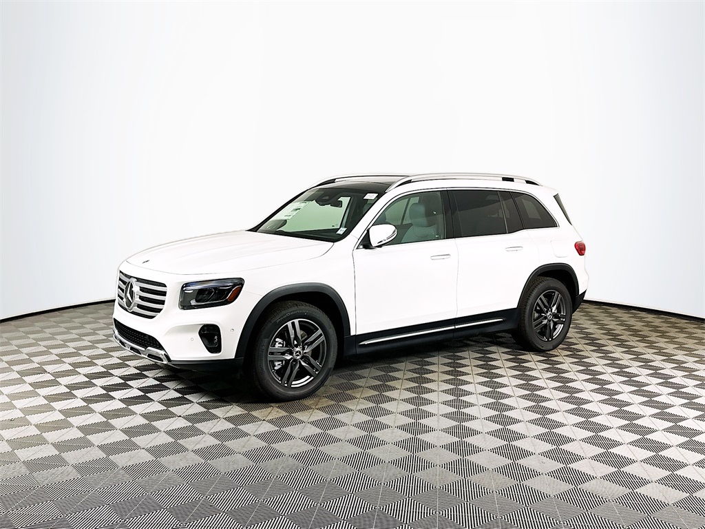 2026 Mercedes Benz GLB 250 4MATIC photo 2