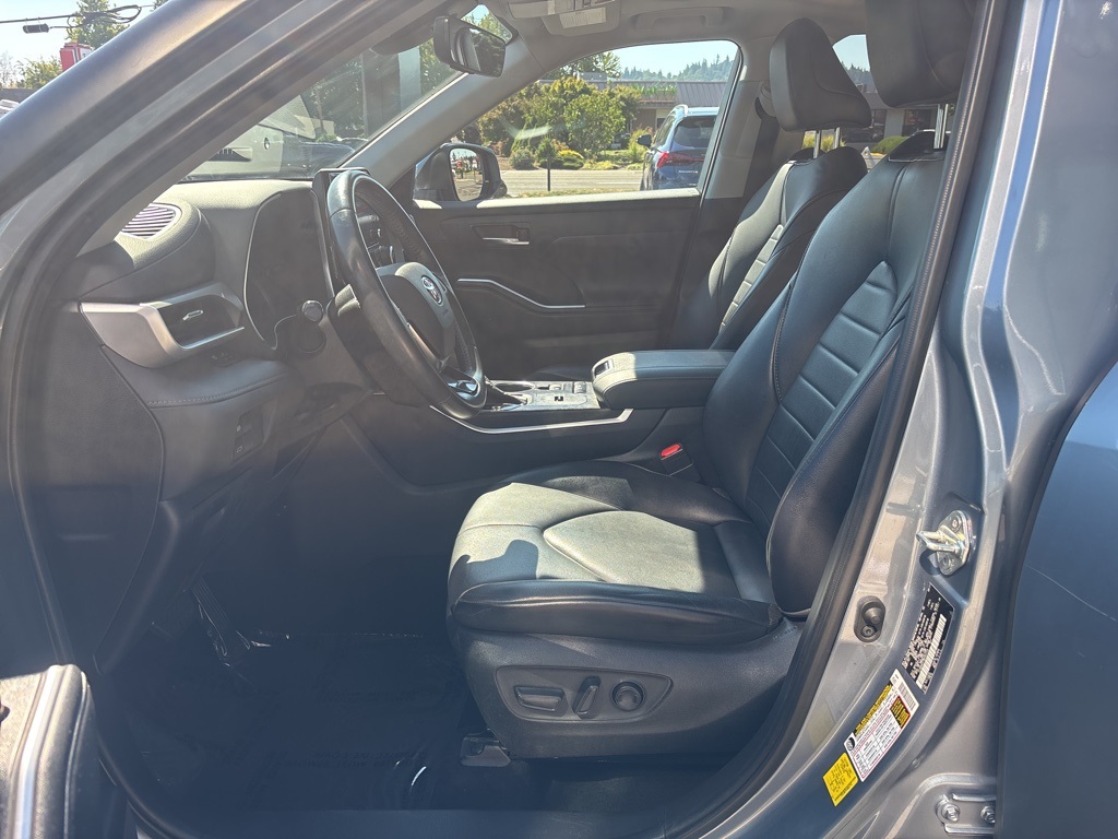 2021 Toyota Highlander Hybrid XLE photo 8