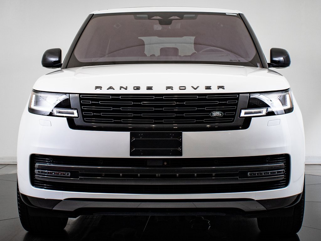 2023 Land Rover Range Rover SE photo 2
