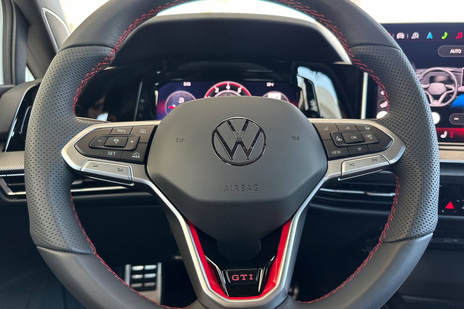 2025 Volkswagen Golf GTI SE photo 22