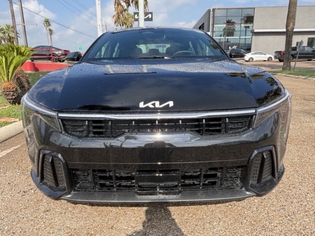 2025 Kia K4 GT-Line photo 2