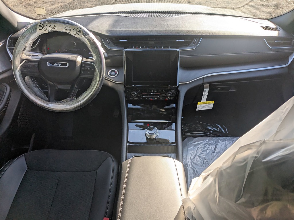 2025 Jeep Grand Cherokee Altitude X photo 13