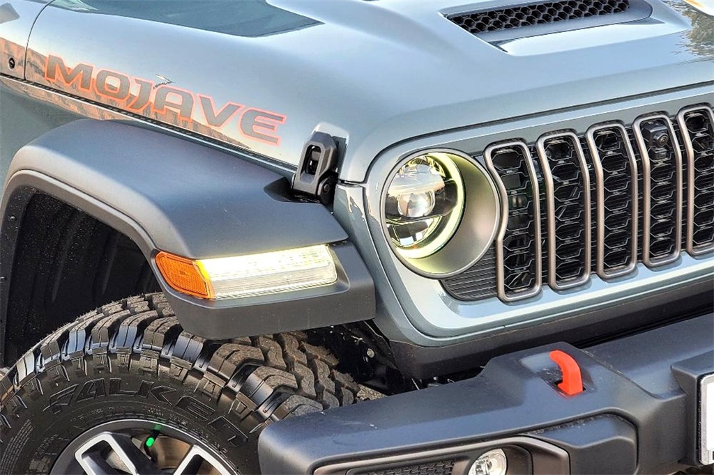 2025 Jeep Gladiator Mojave photo 2