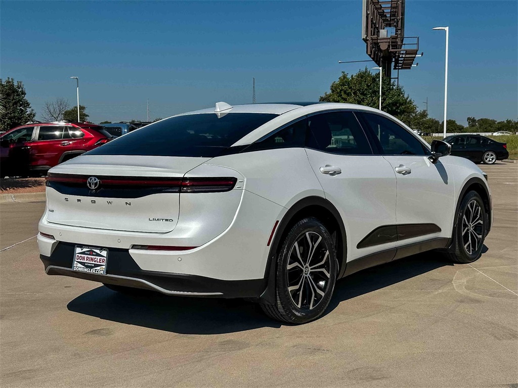 2023 Toyota Crown Limited photo 3