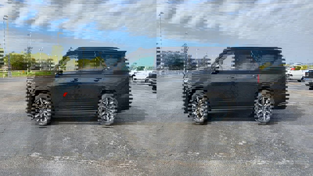 2023 Cadillac Escalade Sport Platinum photo 4