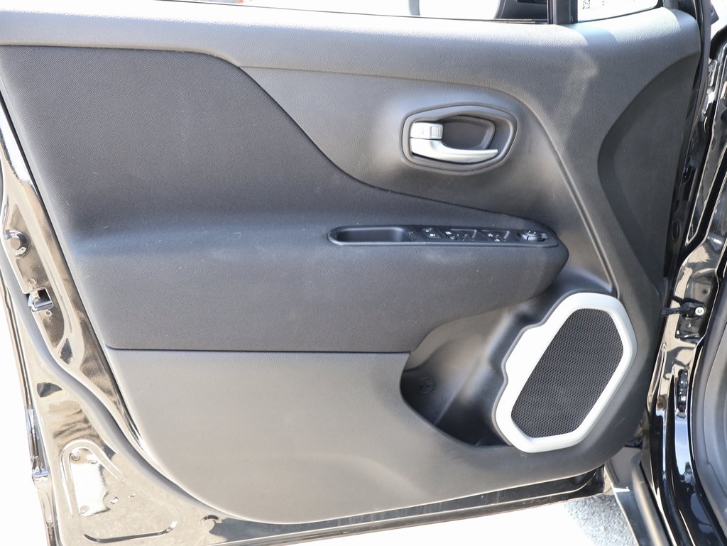 2020 Jeep Renegade Latitude photo 19