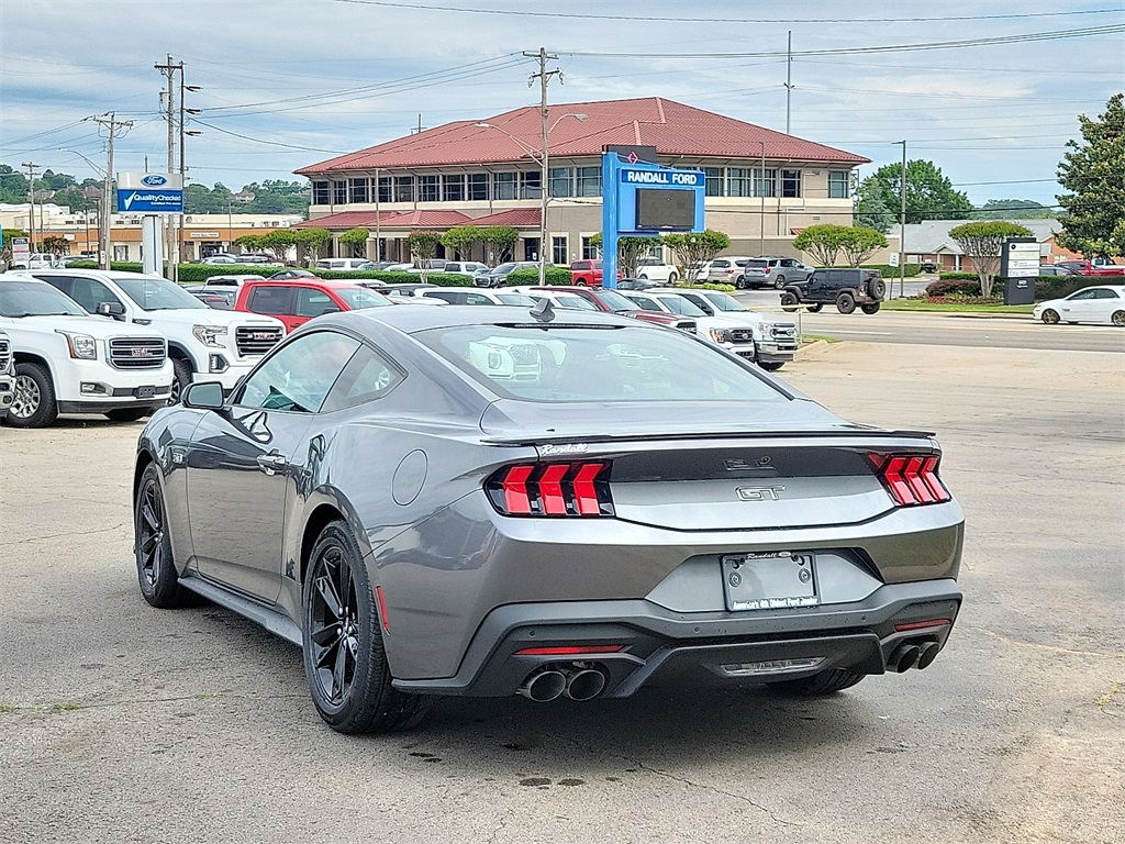 2025 Ford Mustang GT photo 4