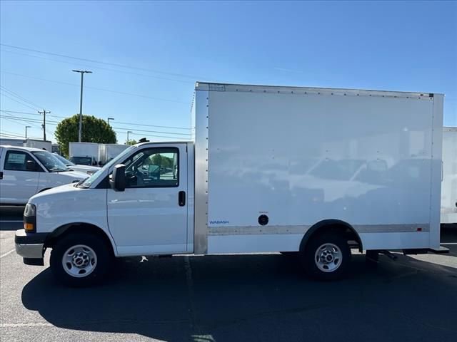 2024 Gmc Savana Cutaway 3500 photo 3