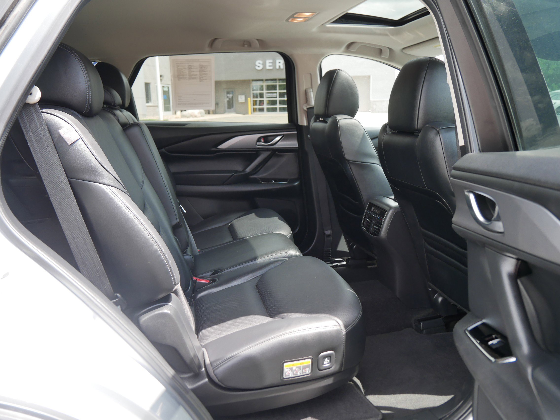 2023 Mazda CX-9 Touring photo 13