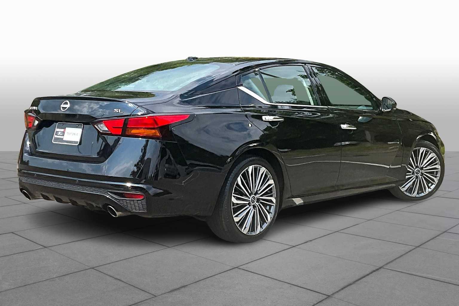 2023 Nissan Altima 2.5 SL photo 12