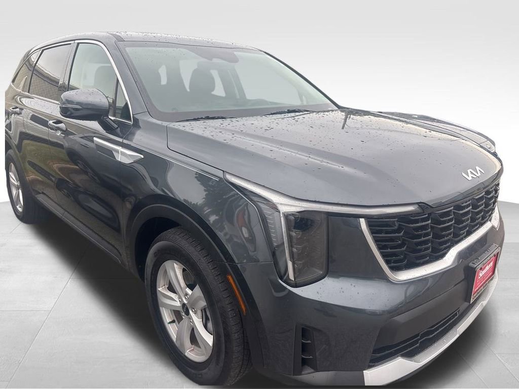 2025 Kia Sorento LX photo 9