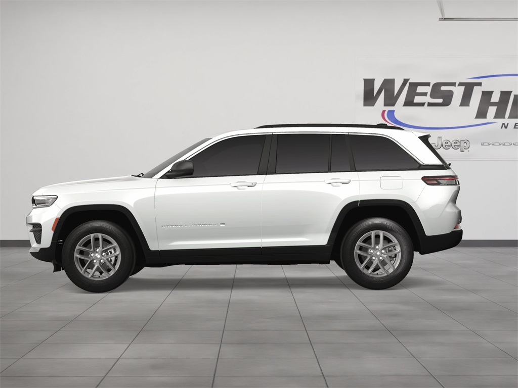 2025 Jeep Grand Cherokee Laredo X photo 3