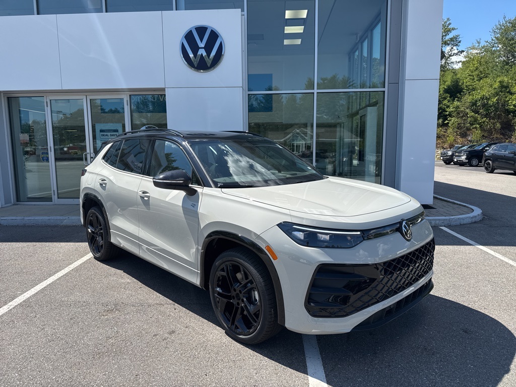 2025 Volkswagen Tiguan SE R-Line Black photo 8