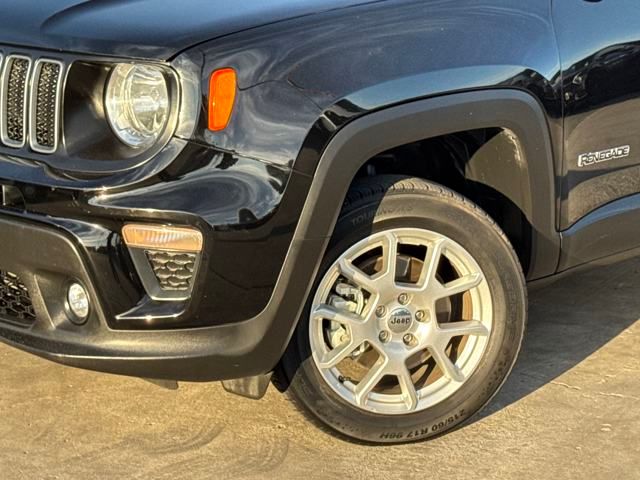 2022 Jeep Renegade Latitude photo 3