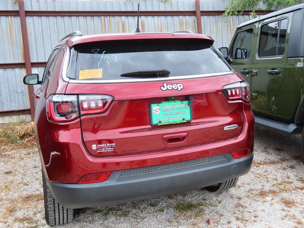 2022 Jeep Compass Latitude photo 14
