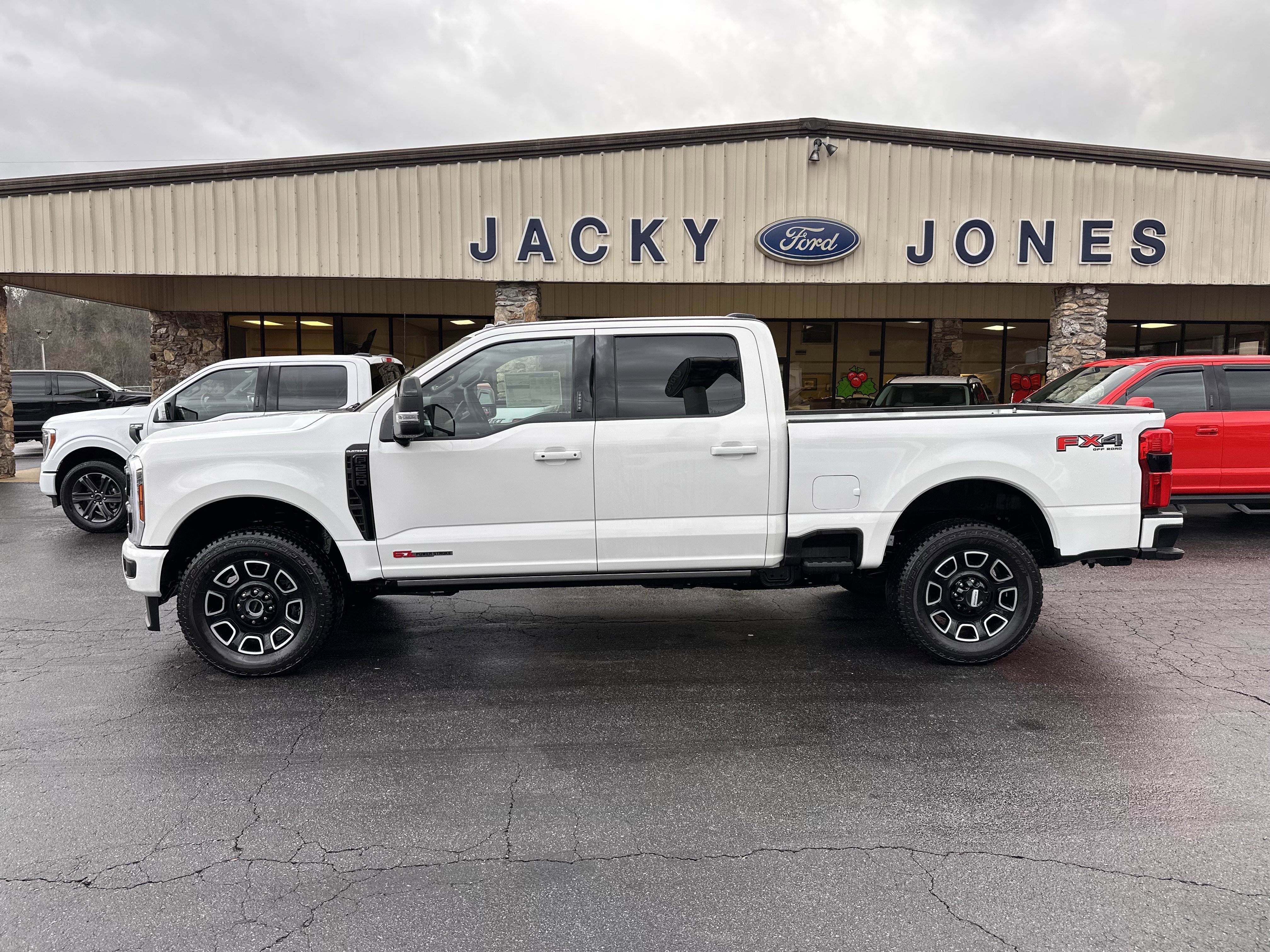 2026 Ford F-250 Super Duty Platinum's photo