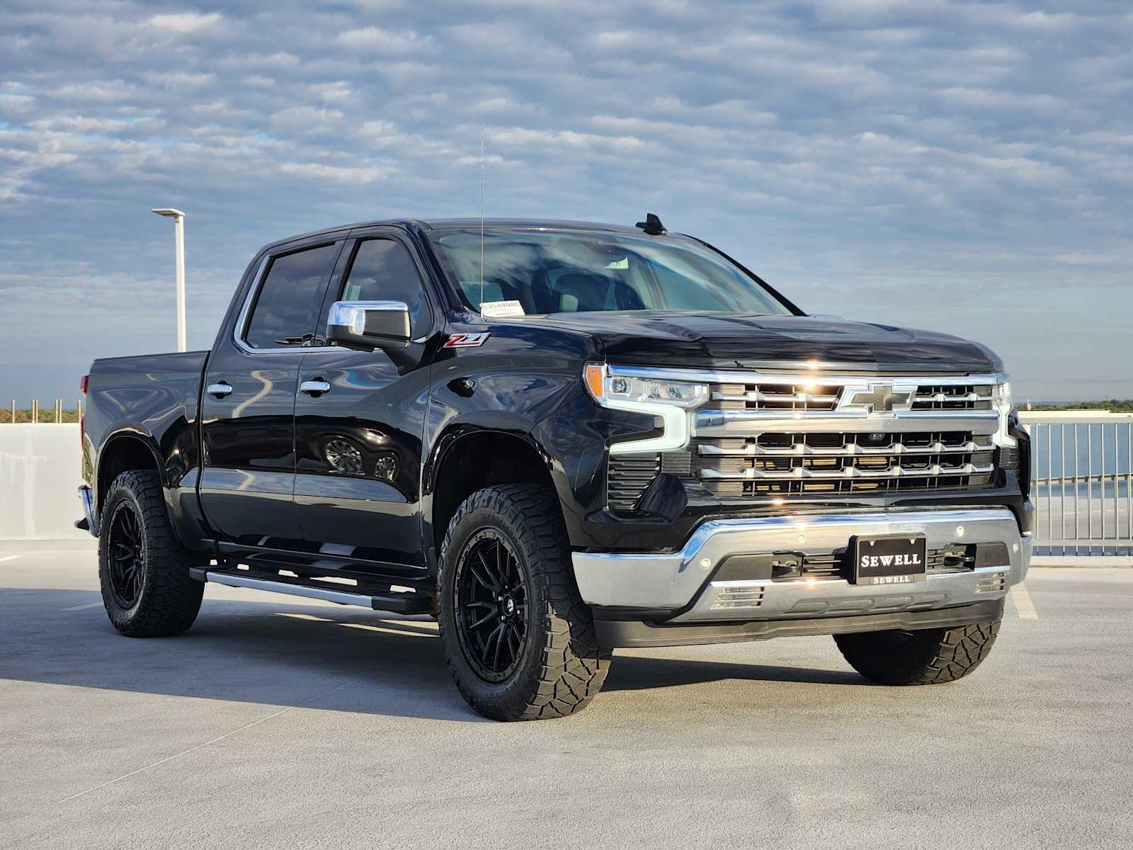 2024 Chevrolet Silverado 1500 LTZ photo 3
