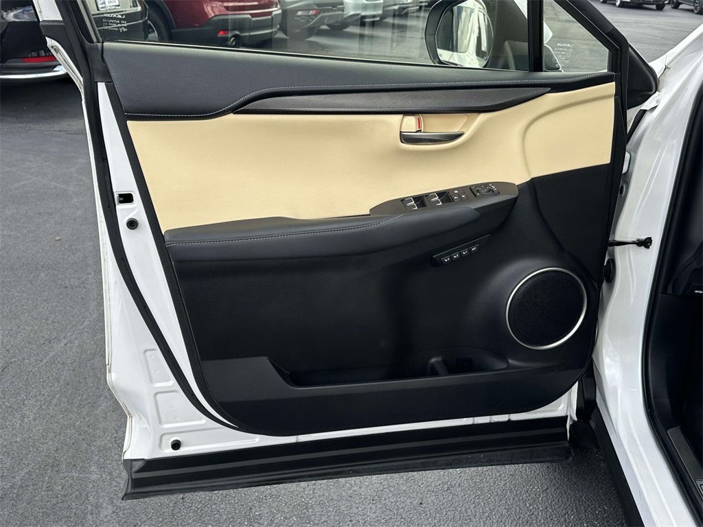 2020 Lexus NX 300 Premium photo 4