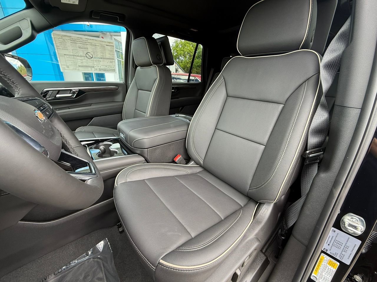2025 Chevrolet Tahoe Premier photo 13