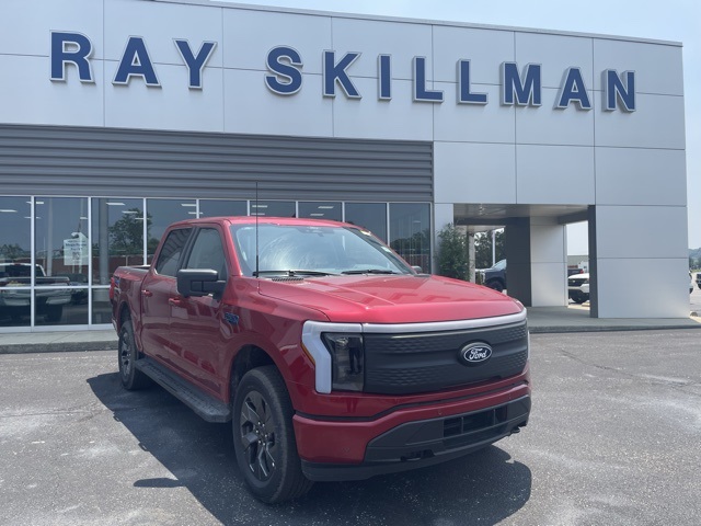 2025 Ford F-150 Lightning photo 2