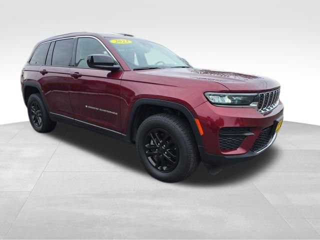 2023 Jeep Grand Cherokee Laredo's photo