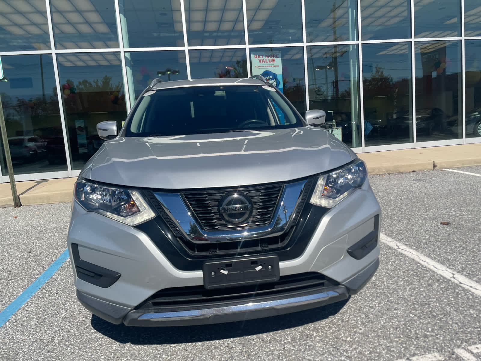2020 Nissan Rogue SV photo 2