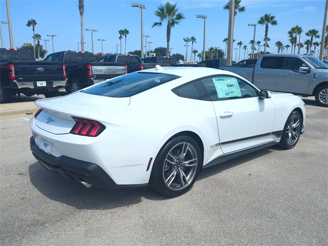 2025 Ford Mustang photo 4