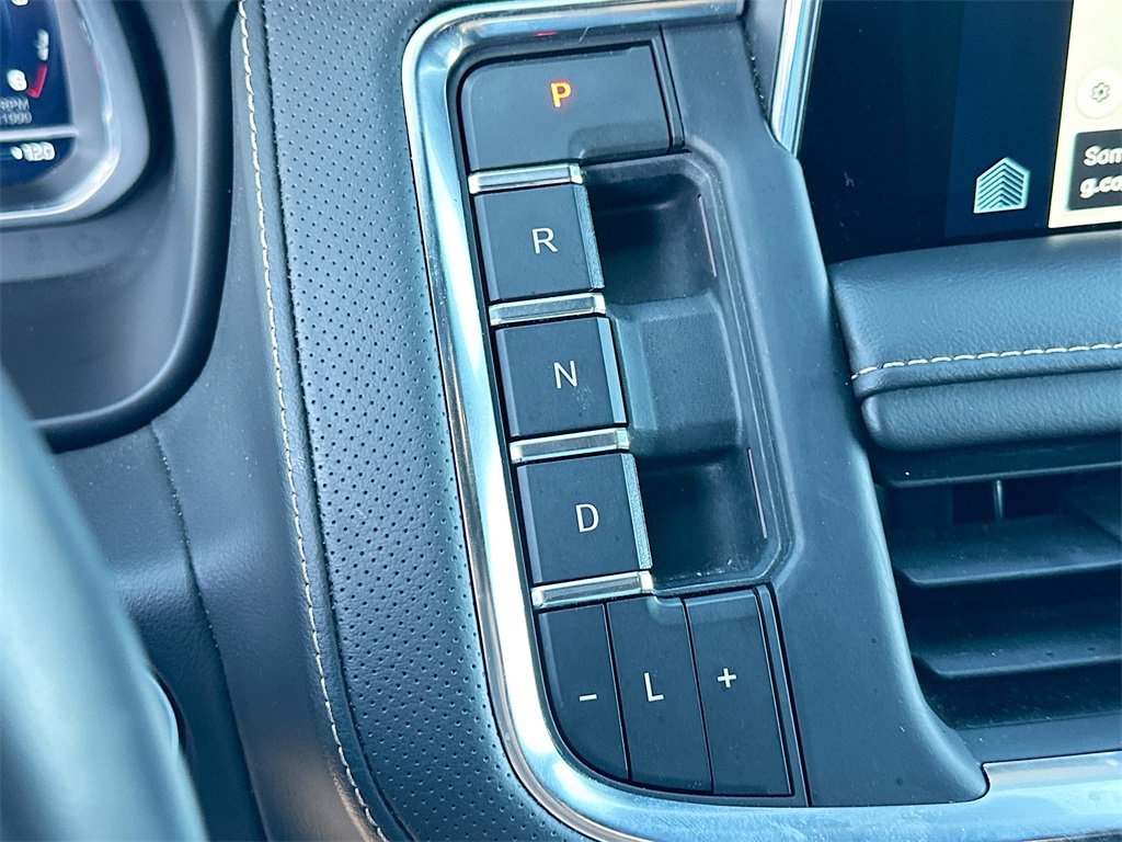 2023 Chevrolet Suburban Premier photo 13