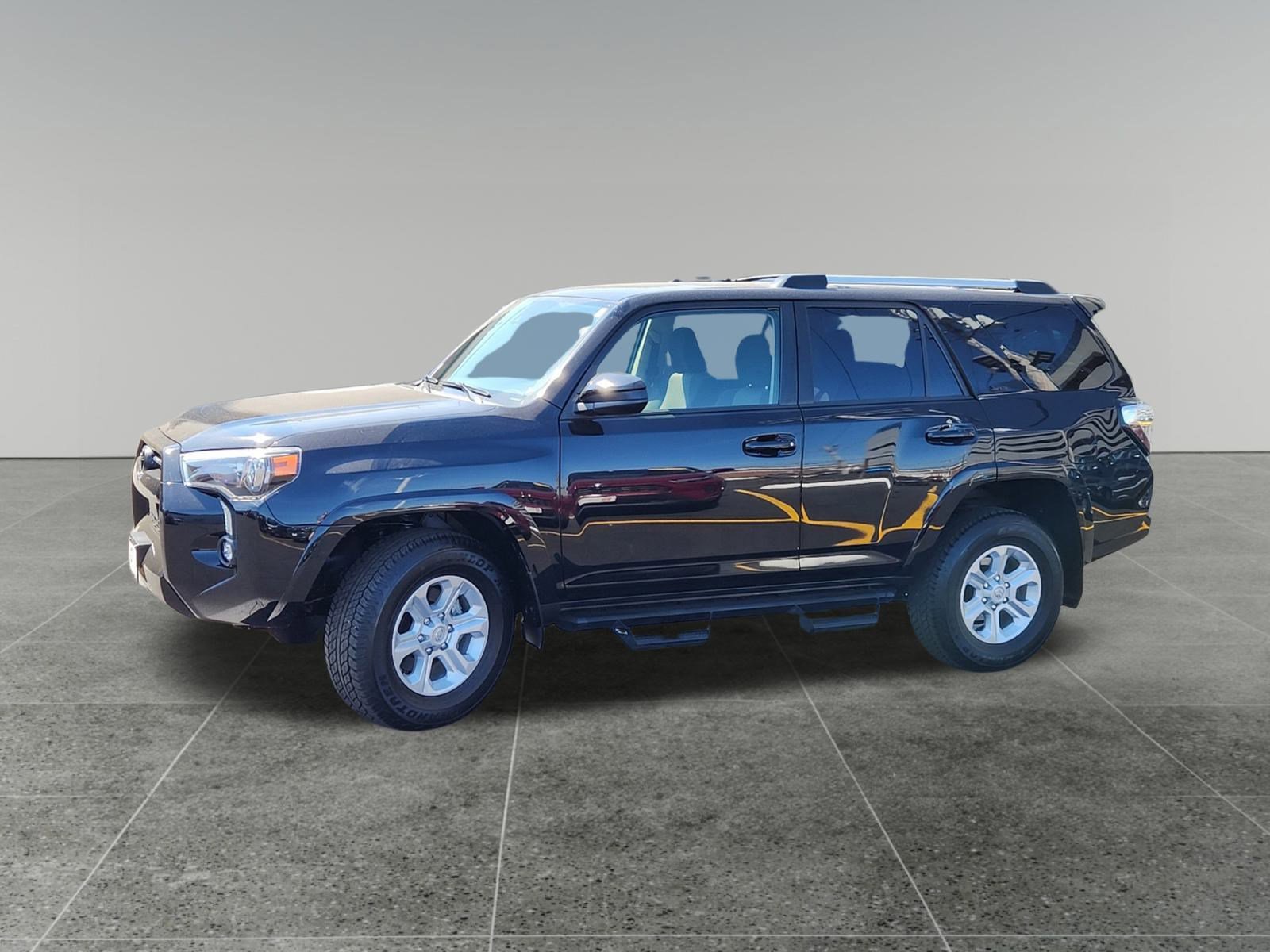 2023 Toyota 4Runner SR5 photo 2