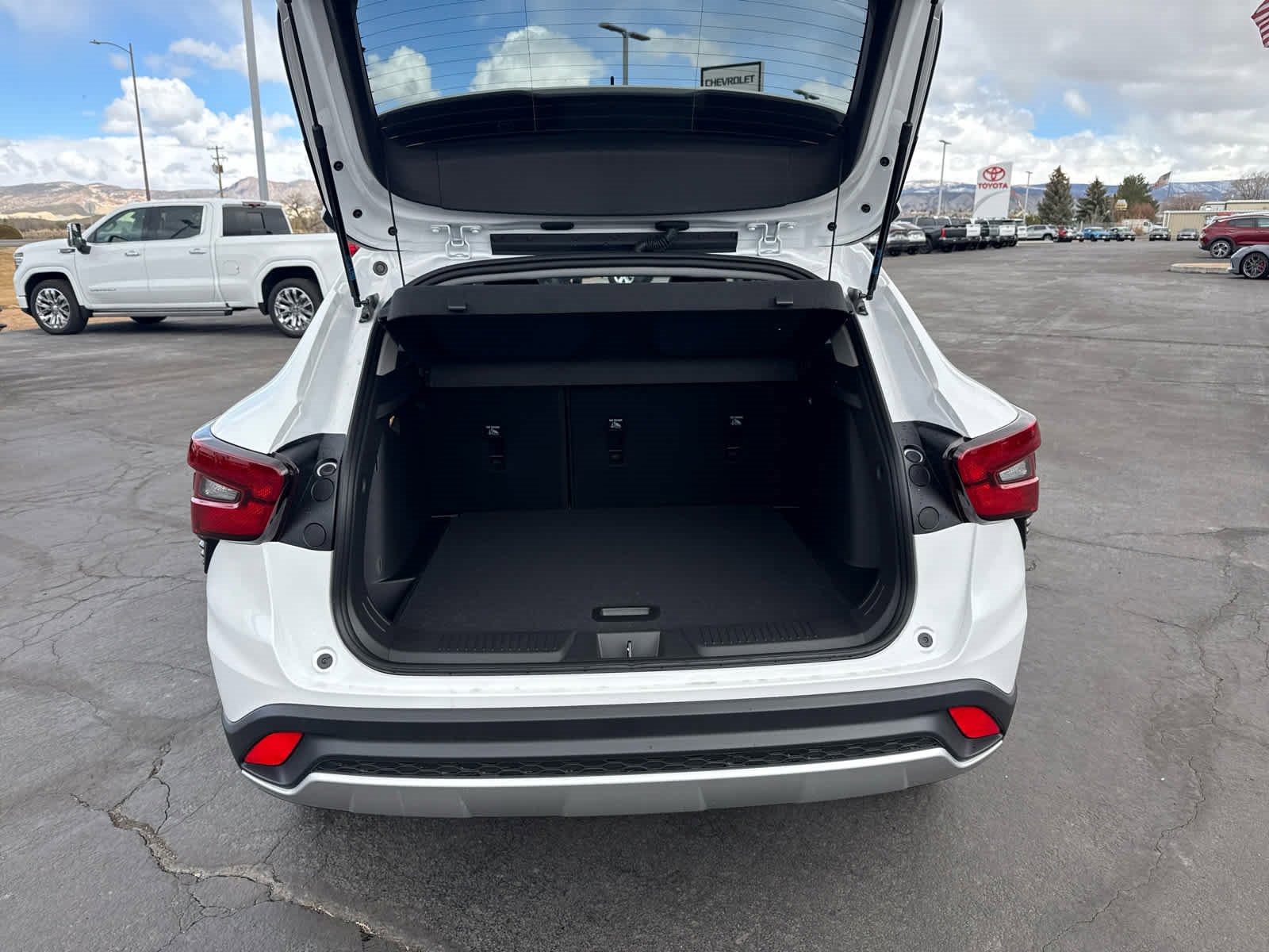 2025 Chevrolet Trax LT photo 22