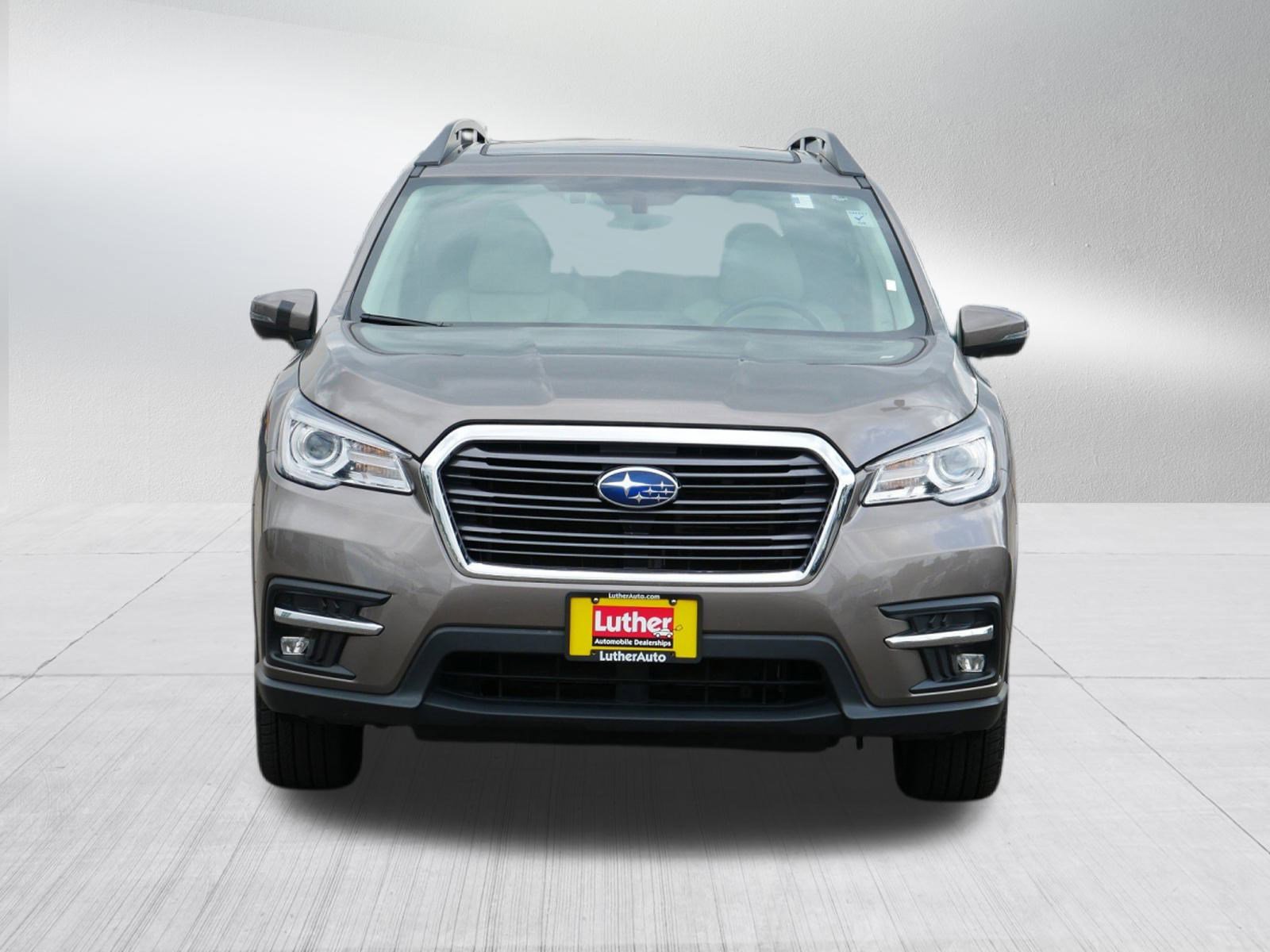 2022 Subaru Ascent Limited photo 2