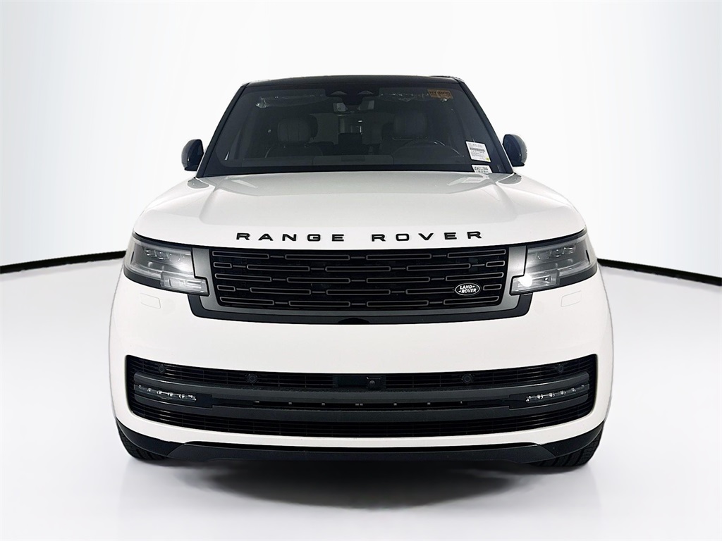 2025 Land Rover Range Rover SE photo 2