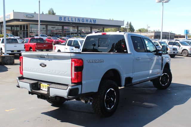 2025 Ford F-350 Lariat photo 3