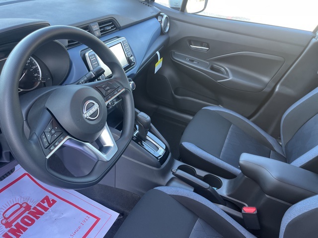 2025 Nissan Versa SV photo 10