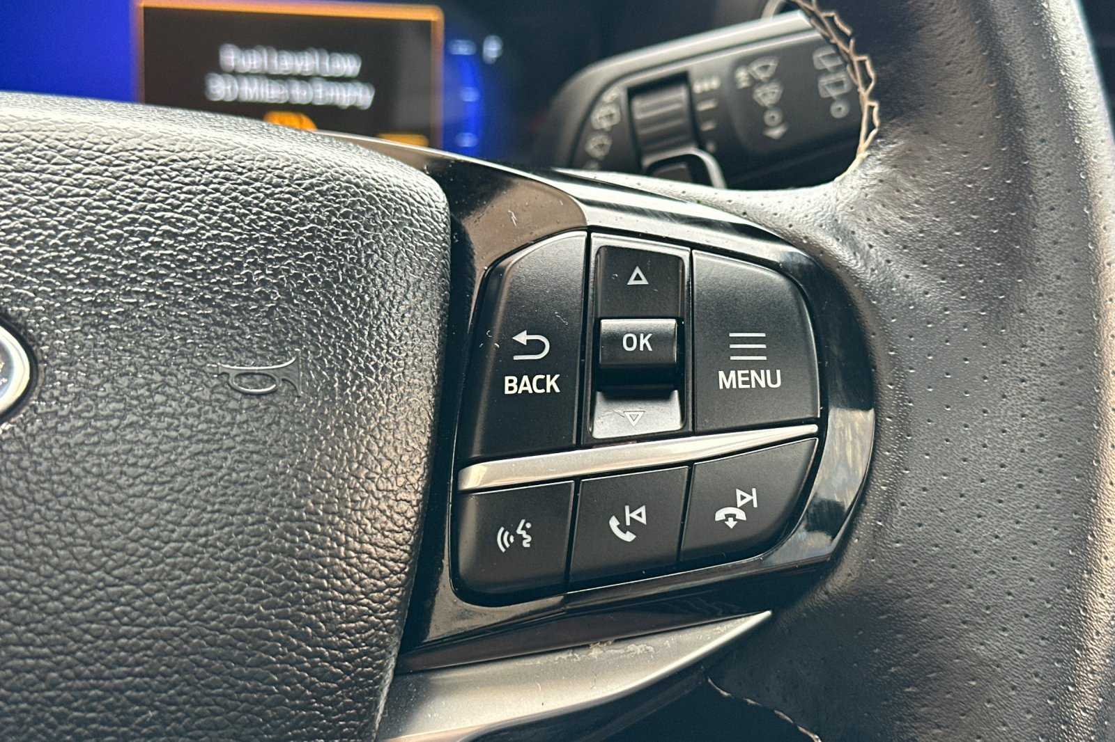 2023 Ford Explorer ST photo 28