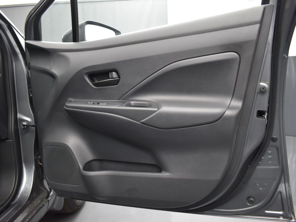 2025 Nissan Versa 1.6 S photo 20