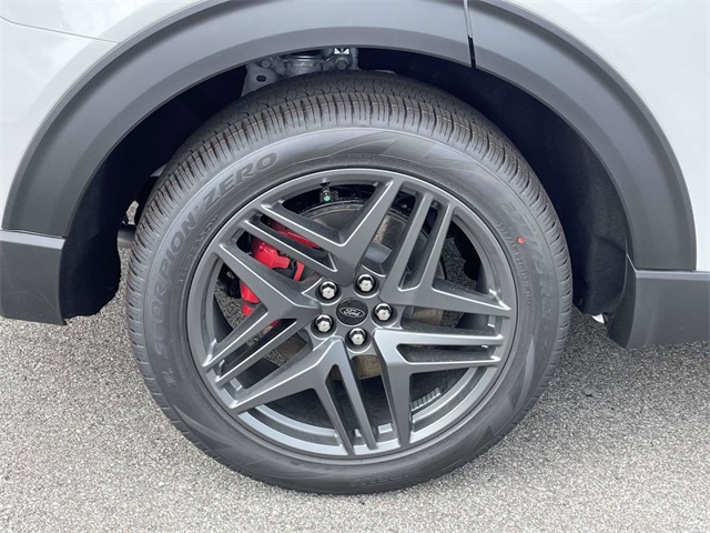 2025 Ford Explorer ST-Line photo 3