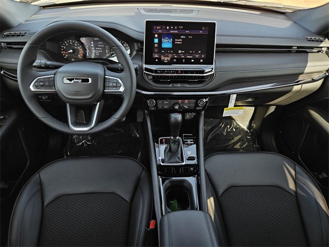 2025 Jeep Compass North Edition Latitude photo 14